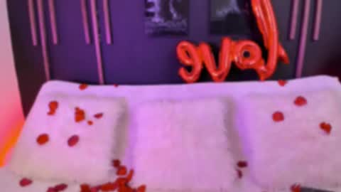 Snapshot of sarah_jacobbs chatting on February 14, 5:46 pm online show from February 14, 5:46 pm