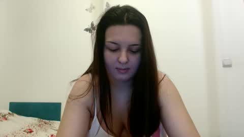 Snapshot of sarah_joulie chatting on October 8, 3:31 pm Sarah online show from October 8, 3:31 pm