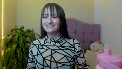 Sarah Ramirez online show from December 16, 7:15 am
