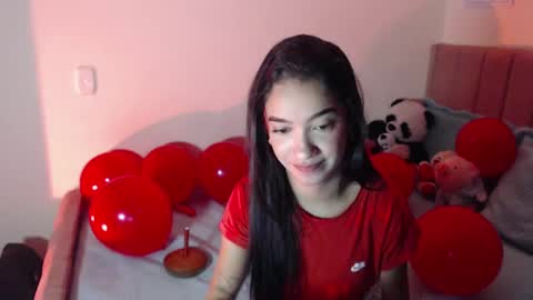 Snapshot of sarah_stone15 chatting on December 5, 1:06 pm Sarah online show from December 5, 1:06 pm