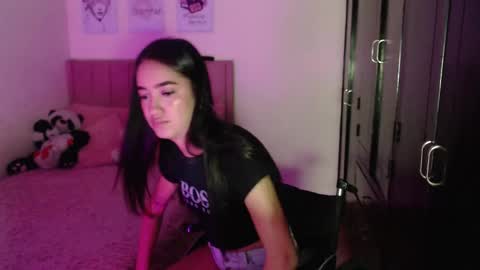 Snapshot of sarah_stone15 chatting on January 31, 6:47 pm Sarah online show from January 31, 6:47 pm