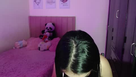 Snapshot of sarah_stone15 chatting on February 13, 9:49 pm Sarah online show from February 13, 9:49 pm