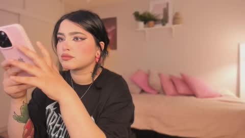 Snapshot of sarah_volkov chatting on October 28, 5:11 am online show from October 28, 5:11 am