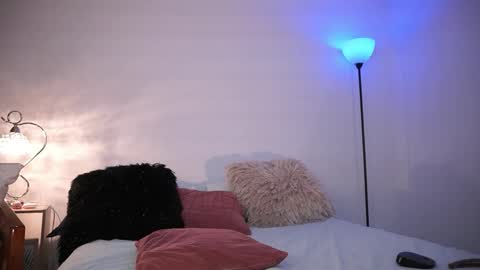 Sarah and Erik online show from March 14, 2:50 am