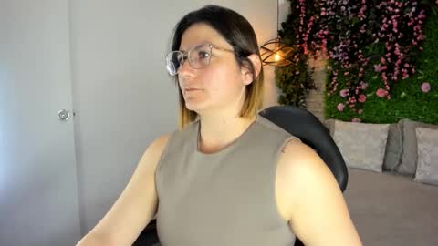 Sarah Deyvis online show from January 7, 3:14 pm