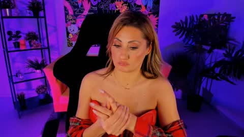 Divine Sarah NONUDE model online show from January 12, 5:54 pm