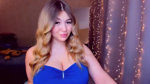 Snapshot of sarahmils chatting on March 4, 4:20 pm Sarah online show from March 4, 4:20 pm