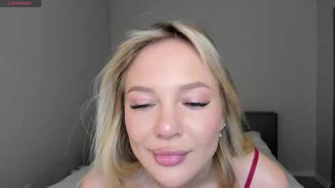 Snapshot of sarahphyllis chatting on November 13, 9:03 pm sarahphyllis online show from November 13, 9:03 pm