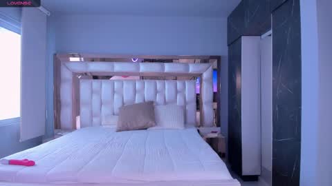 Snapshot of sarahpreston1 chatting on March 12, 6:33 pm Sarah online show from March 12, 6:33 pm