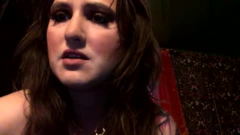 Snapshot of sarahsweetie17 chatting on September 10, 11:05 pm sarahsweetie17 online show from September 10, 11:05 pm