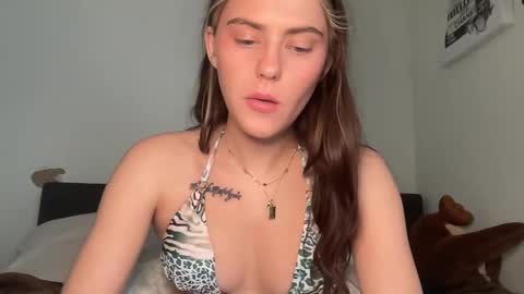 Snapshot of sarahxaoliver1 chatting on November 20, 7:24 pm SarahxOliver online show from November 20, 7:24 pm