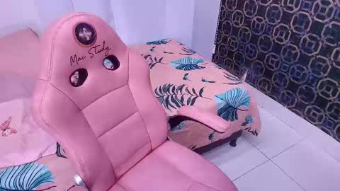 Snapshot of sarak_ chatting on February 18, 11:55 am Sara online show from February 18, 11:55 am