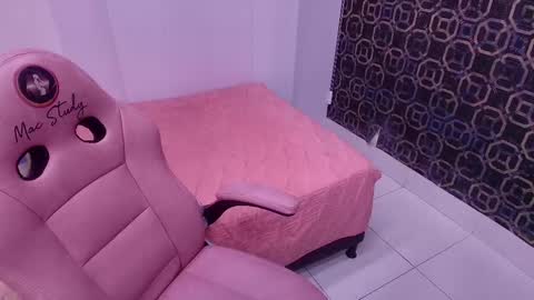 Snapshot of sarak_ chatting on March 8, 12:09 pm Sara online show from March 8, 12:09 pm