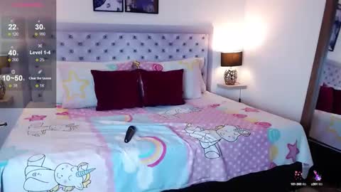   Sara  online show from December 5, 8:00 pm