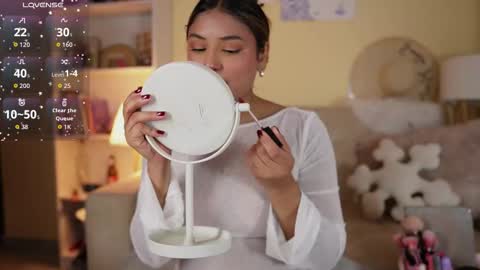 Snapshot of saraparisi_ chatting on November 8, 10:52 pm Sara online show from November 8, 10:52 pm