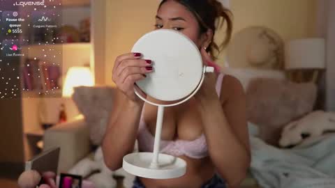 Snapshot of saraparisi_ chatting on November 10, 11:04 pm Sara online show from November 10, 11:04 pm