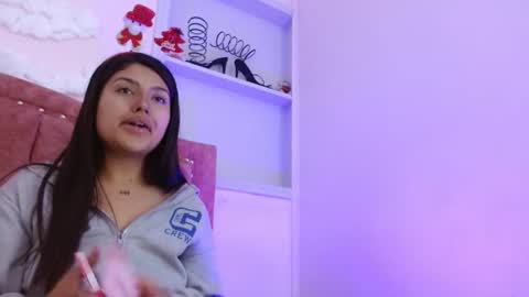 Snapshot of sarastonesx chatting on December 12, 7:41 am sarastonesx online show from December 12, 7:41 am