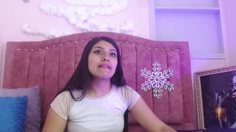 Snapshot of sarastonesx chatting on December 30, 4:20 am sarastonesx online show from December 30, 4:20 am