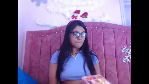 Snapshot of sarastonesx chatting on December 31, 7:20 am sarastonesx online show from December 31, 7:20 am