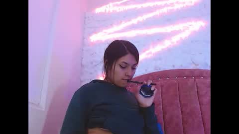 Snapshot of sarastonesx chatting on January 28, 5:11 am sarastonesx online show from January 28, 5:11 am