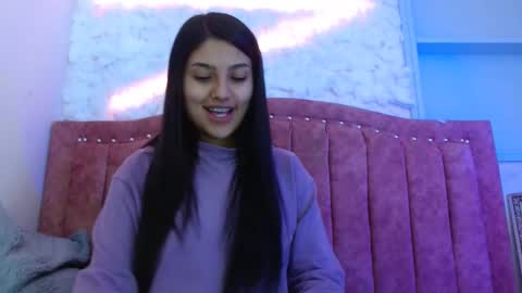 Snapshot of sarastonesx chatting on January 31, 2:37 am sarastonesx online show from January 31, 2:37 am