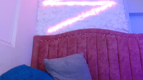 Snapshot of sarastonesx chatting on February 1, 12:18 am sarastonesx online show from February 1, 12:18 am