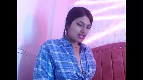 Snapshot of sarastonesx chatting on February 11, 8:37 am sarastonesx online show from February 11, 8:37 am