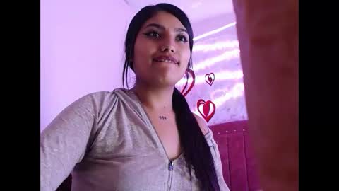 Snapshot of sarastonesx chatting on February 19, 9:17 am sarastonesx online show from February 19, 9:17 am