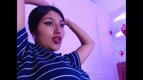 Snapshot of sarastonesx chatting on February 20, 6:50 am sarastonesx online show from February 20, 6:50 am