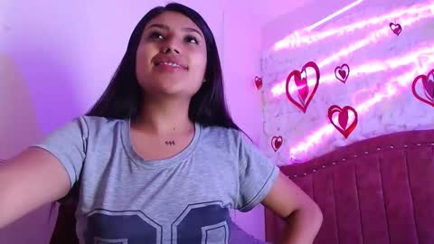 Snapshot of sarastonesx chatting on February 21, 8:29 am sarastonesx online show from February 21, 8:29 am