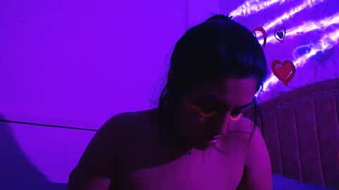 Snapshot of sarastonesx chatting on February 22, 7:45 am sarastonesx online show from February 22, 7:45 am