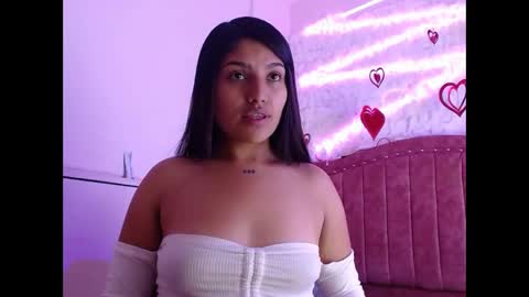 Snapshot of sarastonesx chatting on March 3, 10:49 am sarastonesx online show from March 3, 10:49 am