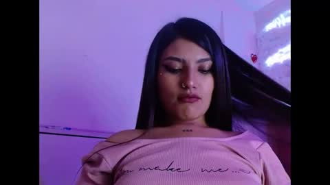 Snapshot of sarastonesx chatting on March 10, 4:28 am sarastonesx online show from March 10, 4:28 am