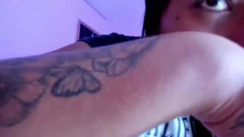 Snapshot of sarastonesx chatting on September 12, 7:19 am sarastonesx online show from September 12, 7:19 am