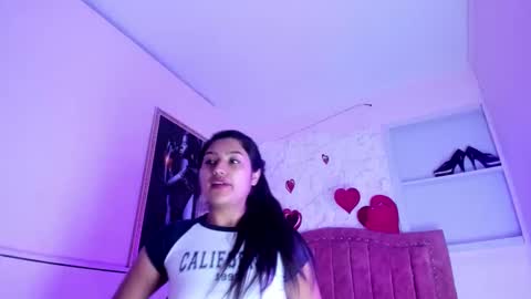 Snapshot of sarastonesx chatting on September 13, 8:58 am sarastonesx online show from September 13, 8:58 am