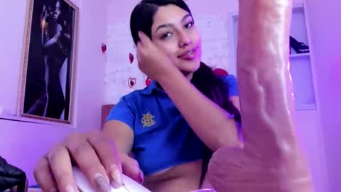 Snapshot of sarastonesx chatting on September 22, 6:15 am sarastonesx online show from September 22, 6:15 am