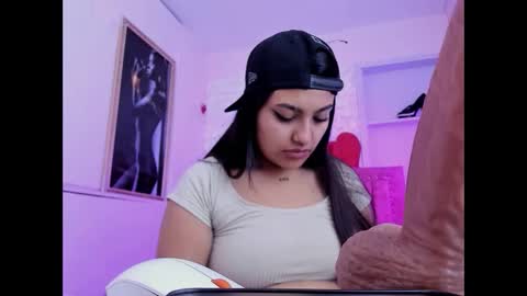 Snapshot of sarastonesx chatting on September 25, 11:36 am sarastonesx online show from September 25, 11:36 am