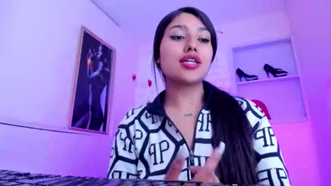 Snapshot of sarastonesx chatting on October 16, 5:41 am sarastonesx online show from October 16, 5:41 am