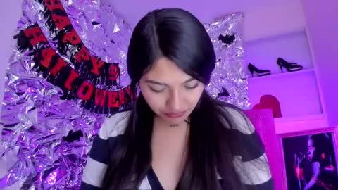 Snapshot of sarastonesx chatting on October 29, 6:04 am sarastonesx online show from October 29, 6:04 am