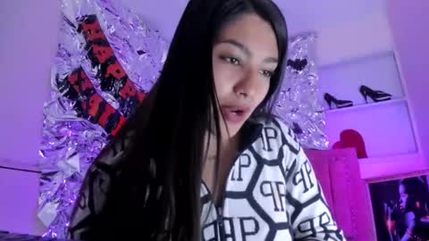 Snapshot of sarastonesx chatting on November 2, 12:18 pm sarastonesx online show from November 2, 12:18 pm