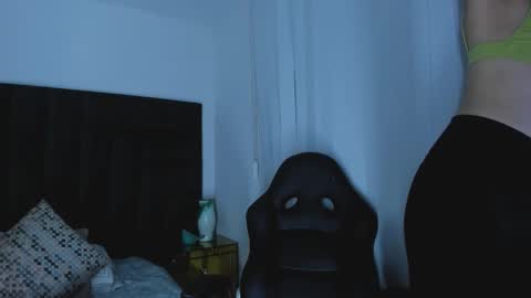 Snapshot of sarawagner_ chatting on September 10, 6:08 pm online show from September 10, 6:08 pm