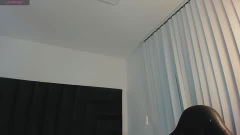 Snapshot of sarawagner_ chatting on October 1, 6:14 pm online show from October 1, 6:14 pm