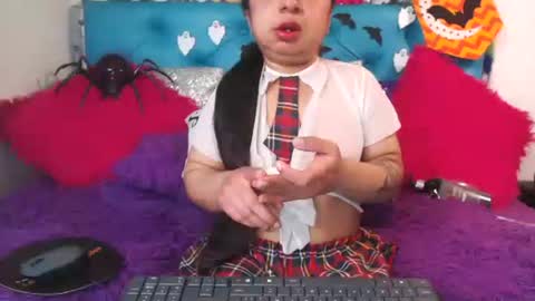 Sara Wills online show from October 29, 2:19 pm