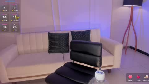 Sara Winstone online show from March 6, 11:31 pm