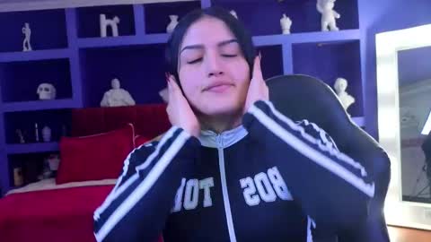 Sari  online show from September 15, 9:04 pm