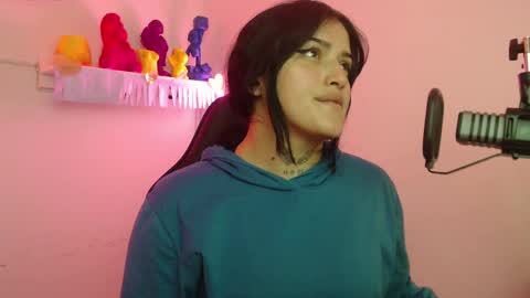 Sari  online show from October 7, 10:07 pm