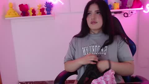 Sari  online show from March 9, 8:57 pm