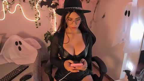 Snapshot of sarima420 chatting on October 24, 3:41 pm Sarima and Leo online show from October 24, 3:41 pm