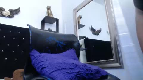 Snapshot of sarita_multisquirt chatting on February 28, 3:26 am Sara online show from February 28, 3:26 am