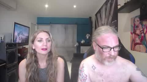 Snapshot of saruandjay chatting on September 27, 10:20 am Giselle and Jay online show from September 27, 10:20 am